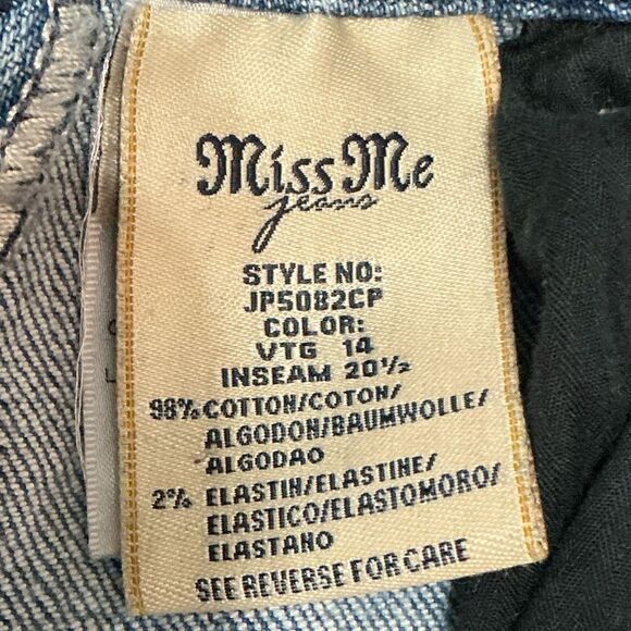 Miss Me Light Washed Distressed Signature Capri Jeans Size 27 - Picture 9 of 10